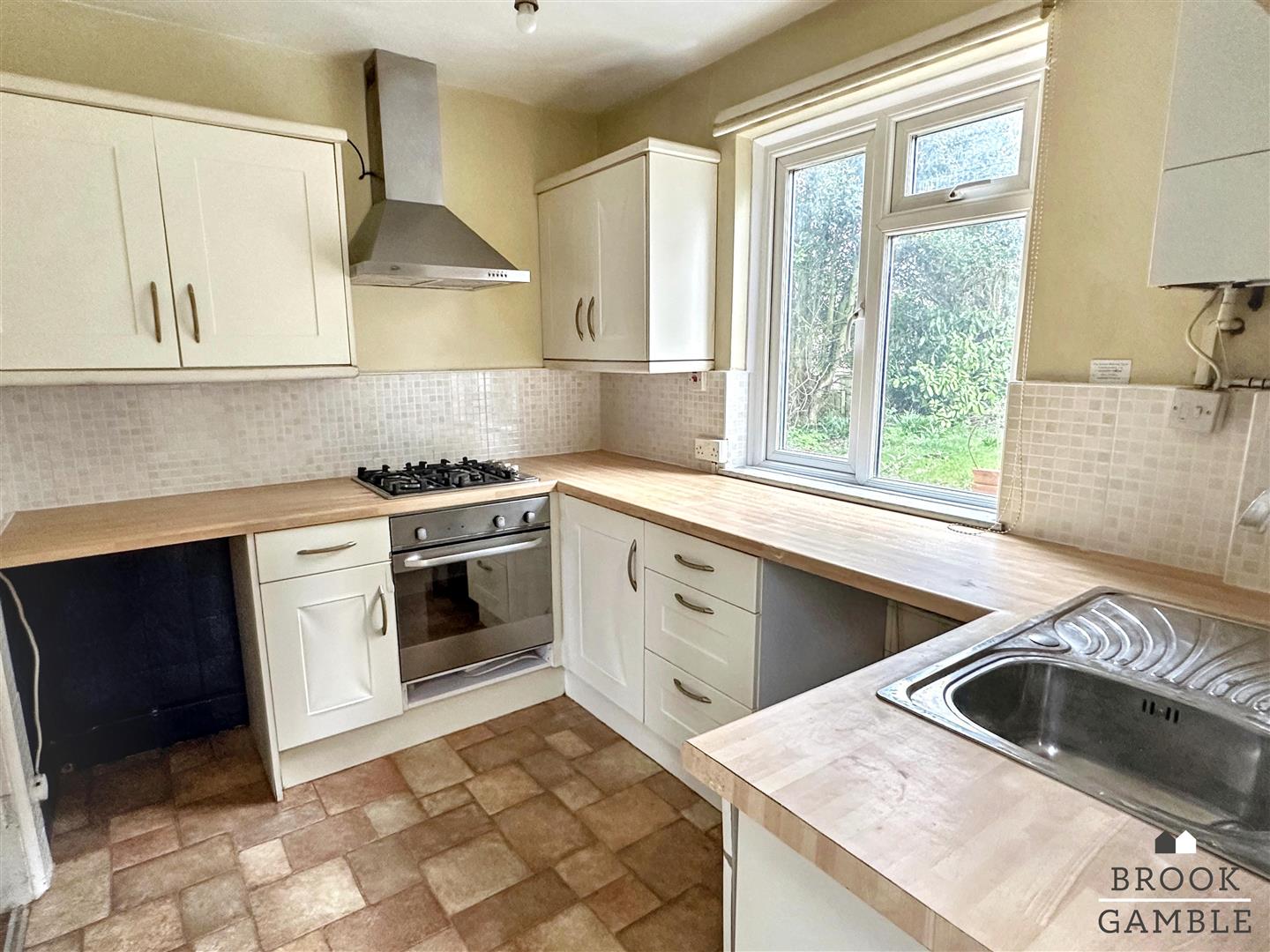 3 Bedroom House. Downs Avenue in Eastbourne,  10